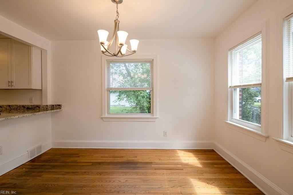 124 Armstrong St - Photo 5 of 30