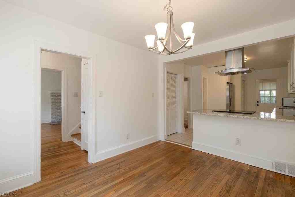 124 Armstrong St - Photo 7 of 30