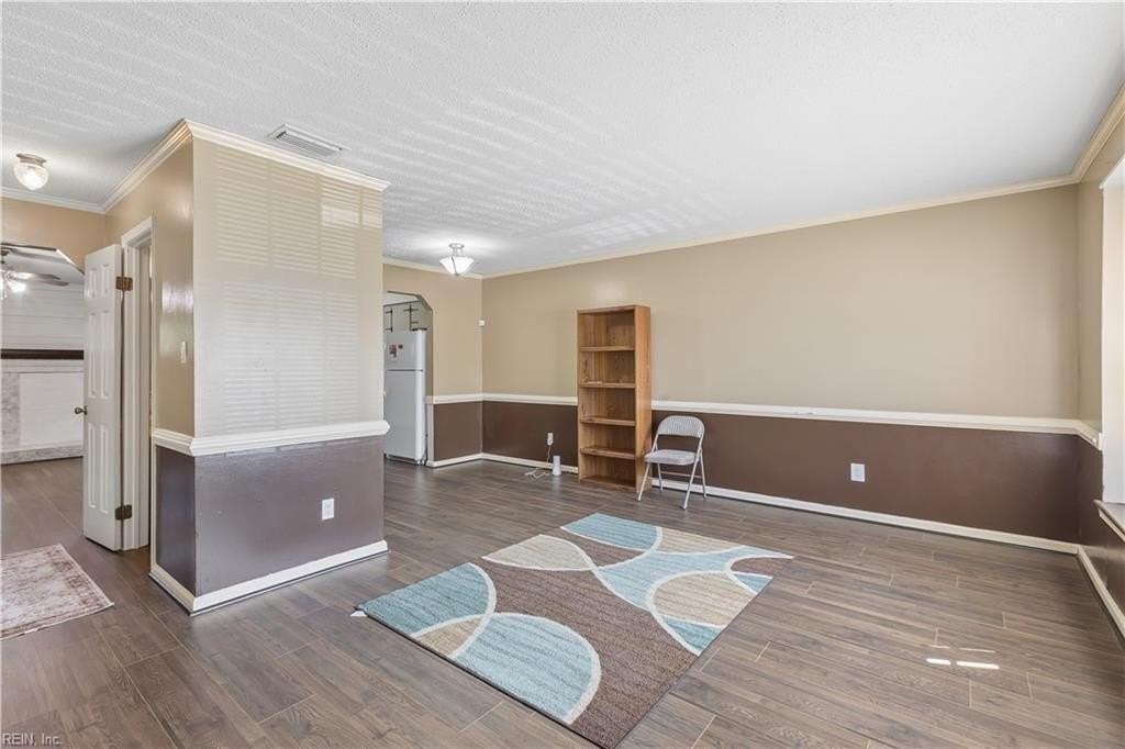 5504 Professor Ct - Photo 2 of 25