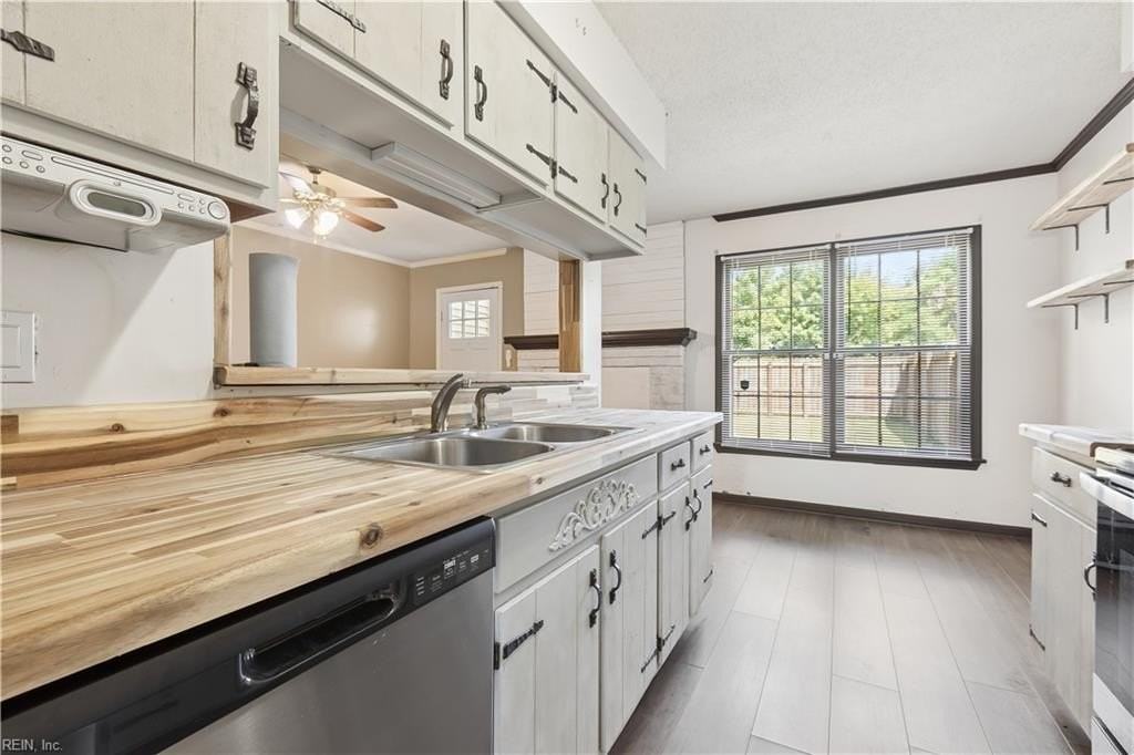 5504 Professor Ct - Photo 4 of 25