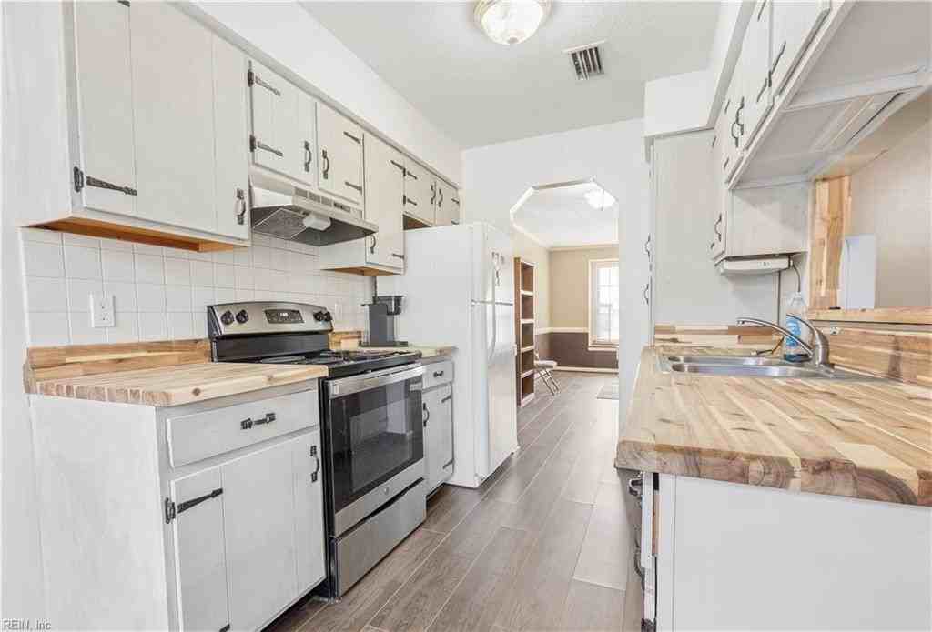 5504 Professor Ct - Photo 5 of 25