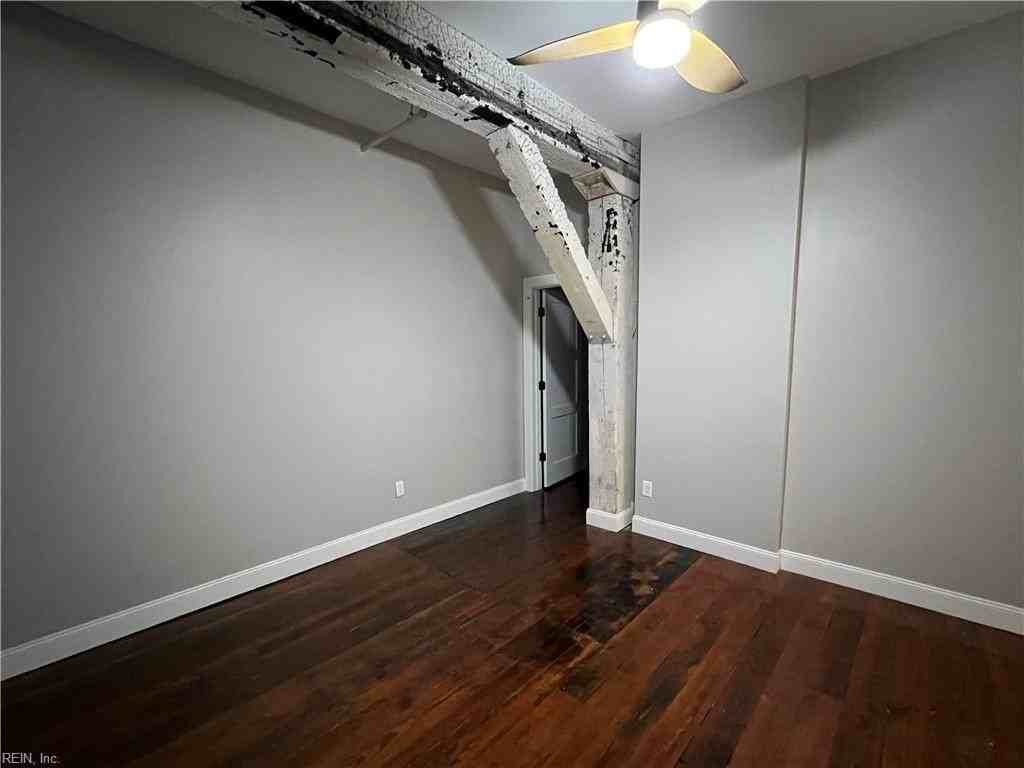 208 23rd St #212 - Photo 3 of 13
