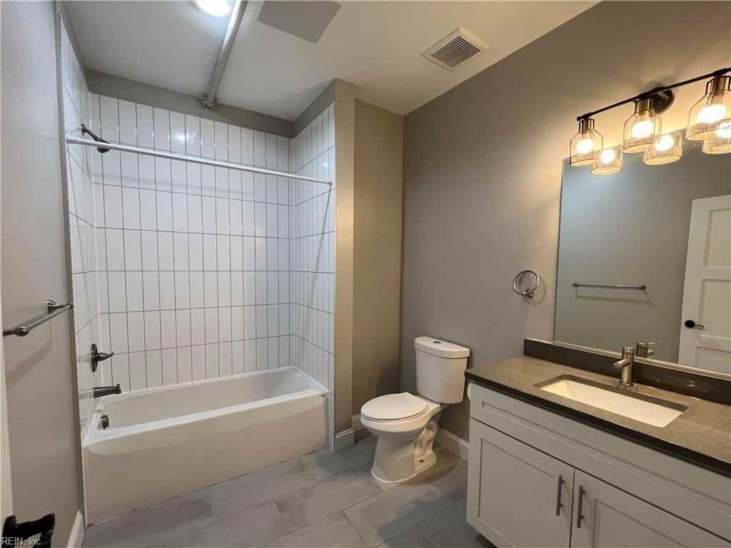 208 23rd St #212 - Photo 4 of 13