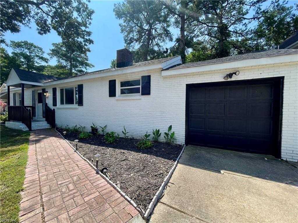 3561 Champlain Ln - Photo 3 of 25