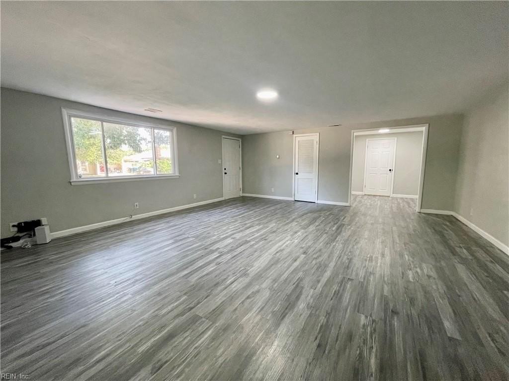 3561 Champlain Ln - Photo 6 of 25