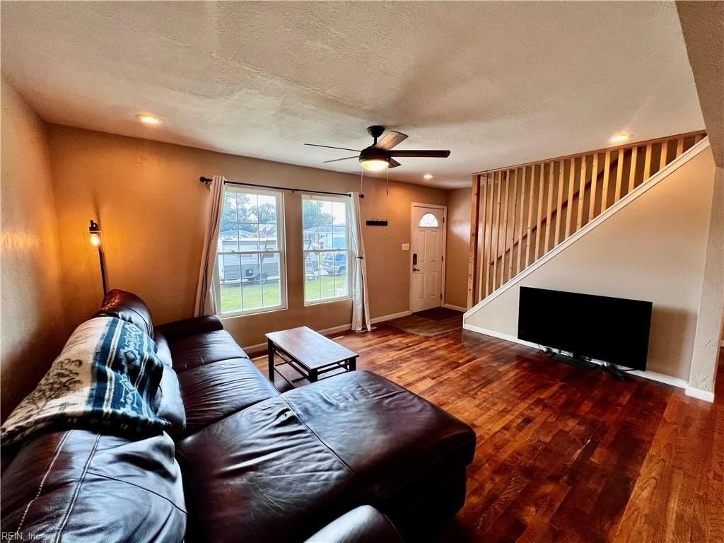 4864 Westgrove Rd - Photo 5 of 39
