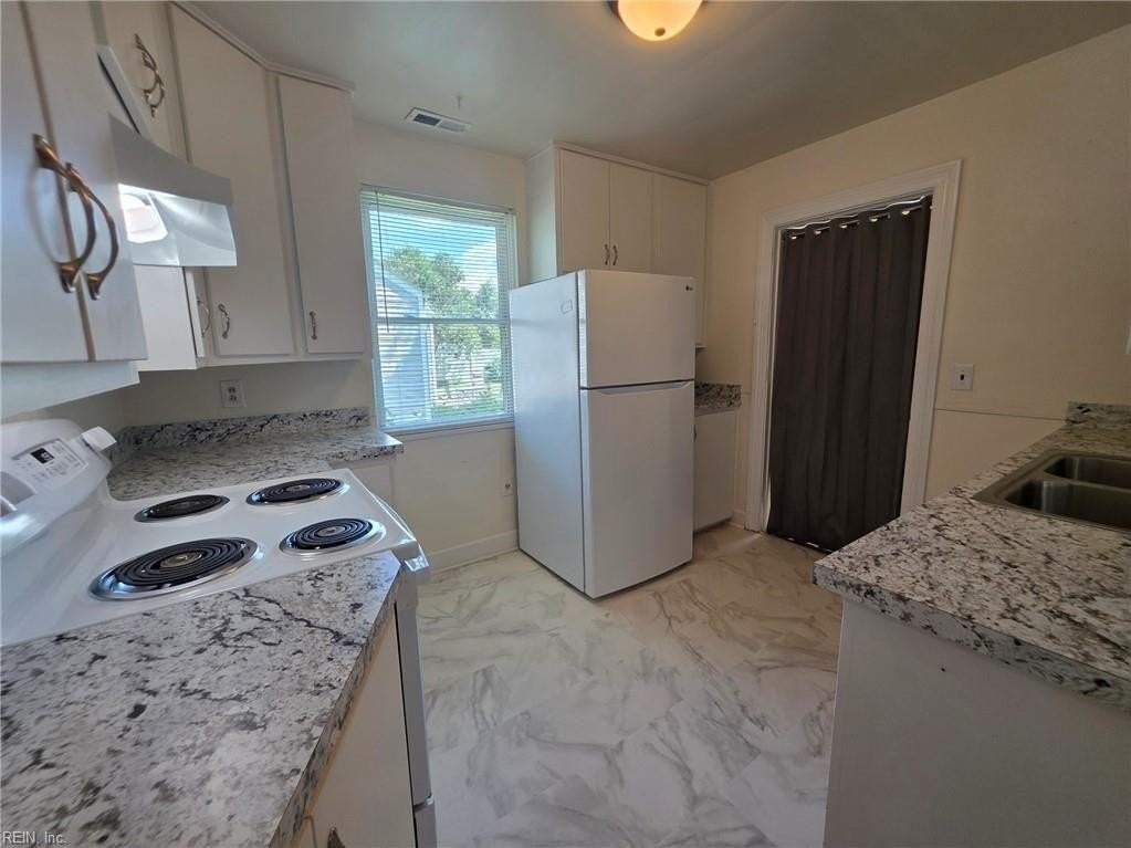 1523 Melrose Pkwy - Photo 6 of 17