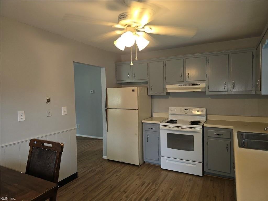 1818 S Streamline Dr - Photo 2 of 16