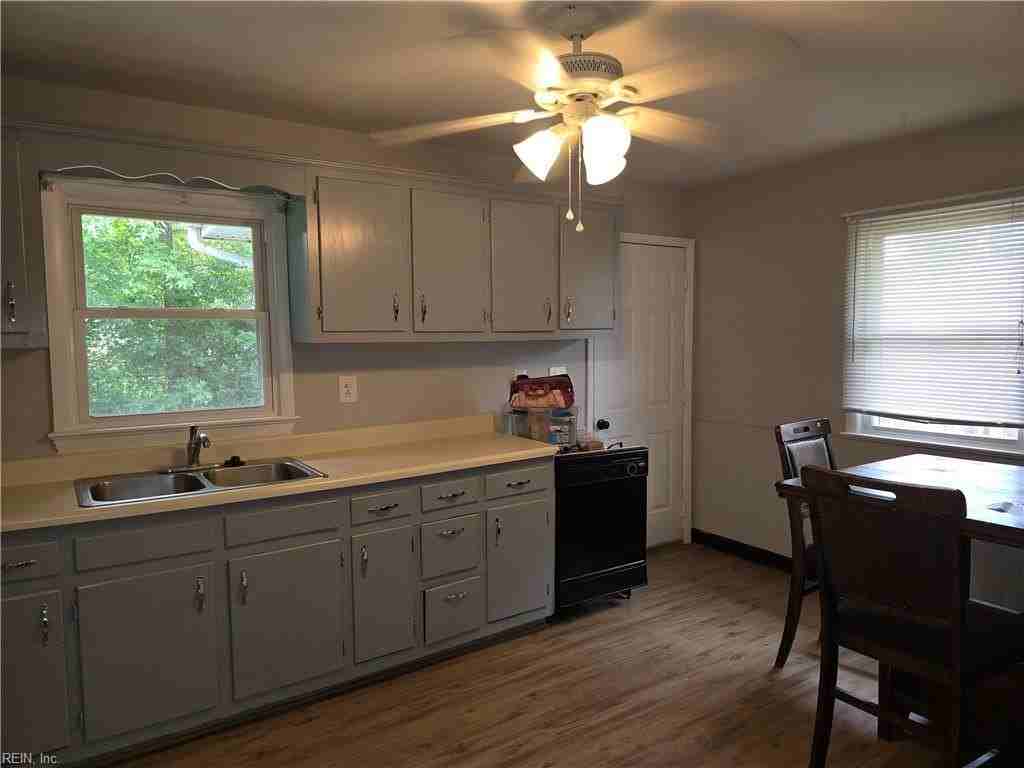 1818 S Streamline Dr - Photo 3 of 16
