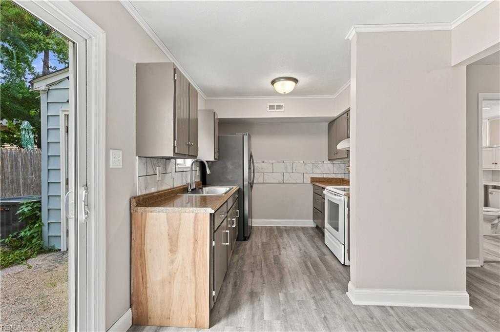 13 Betty Lee Pl - Photo 6 of 17