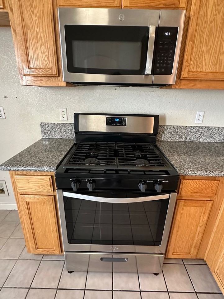 3527 Griffith Dr - Photo 4 of 12