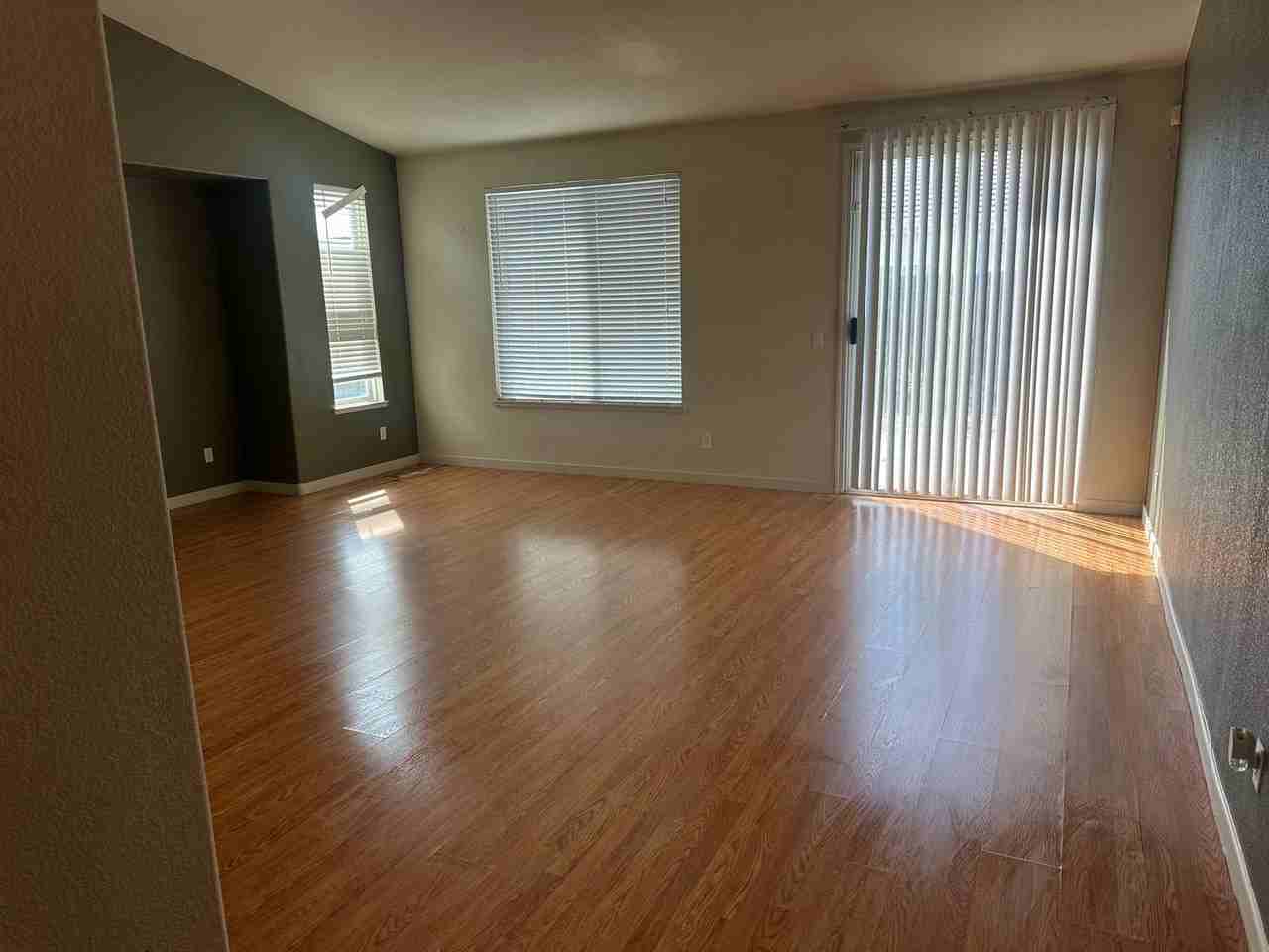 3527 Griffith Dr - Photo 5 of 12