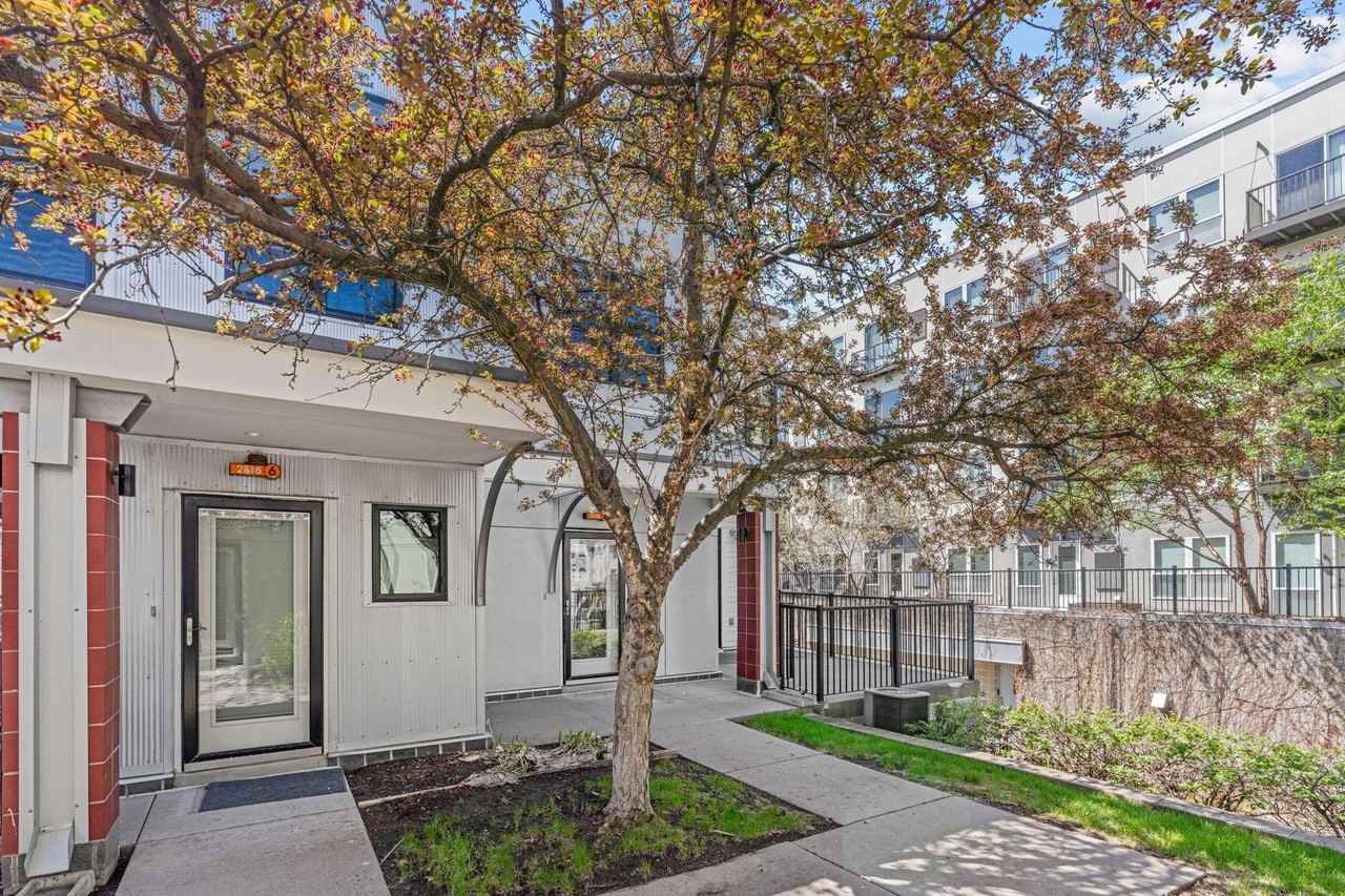 2818 Aldrich Ave S #5 - Photo 3 of 50