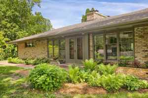 featured image of 3465 Deephaven Ave