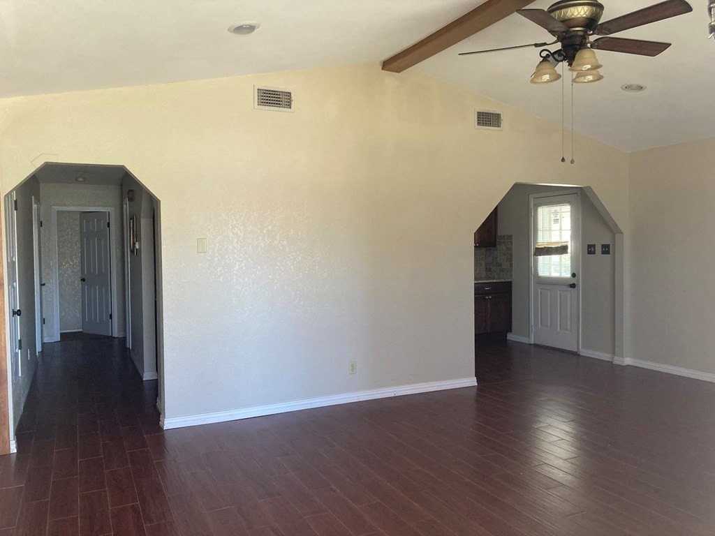 1610 Parker St - Photo 2 of 23