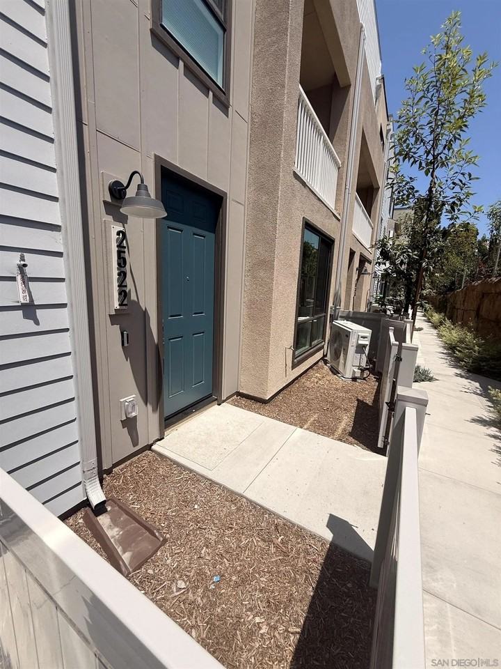 2522 Thyme Way - Photo 4 of 21