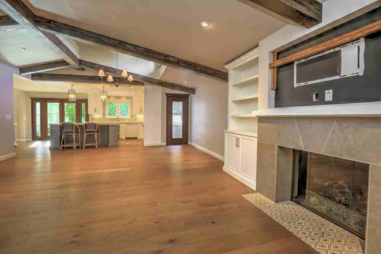 844 Meigs Rd - Photo 7 of 31