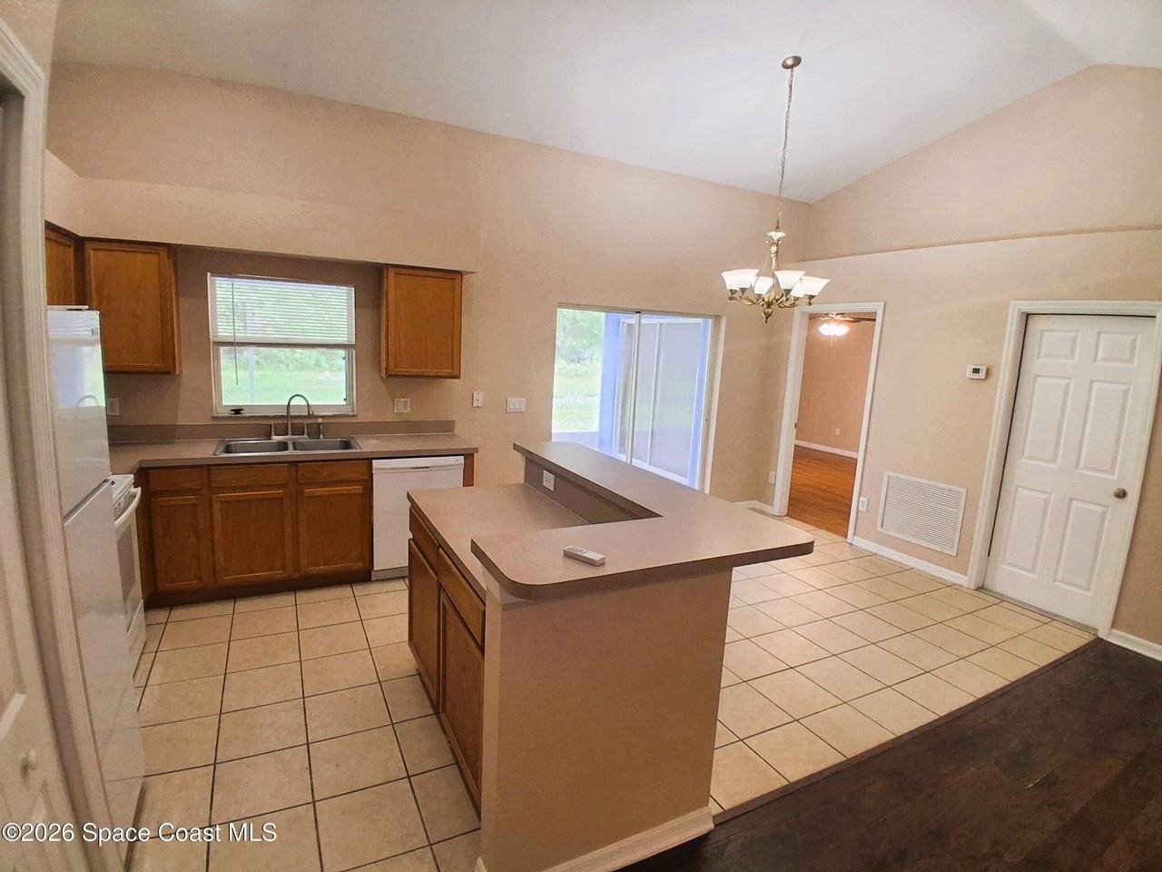 363 Halloran St Se - Photo 3 of 17