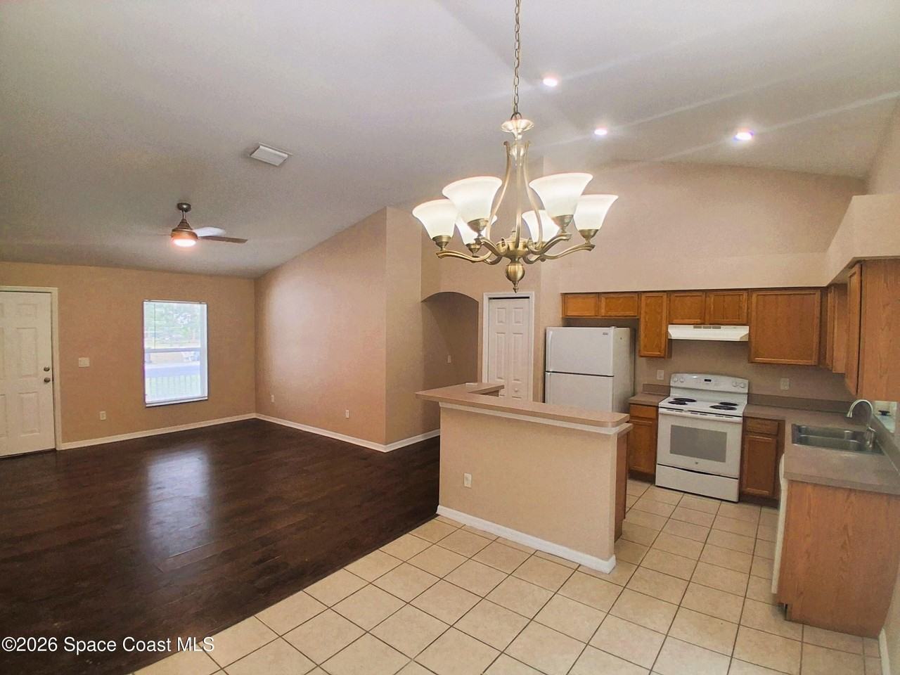 363 Halloran St Se - Photo 5 of 17