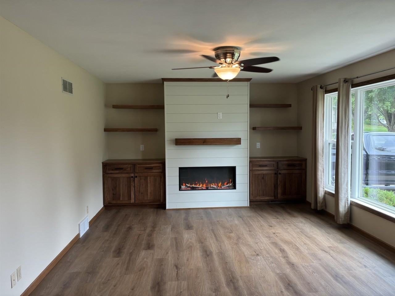 206 Thompson St - Photo 5 of 13