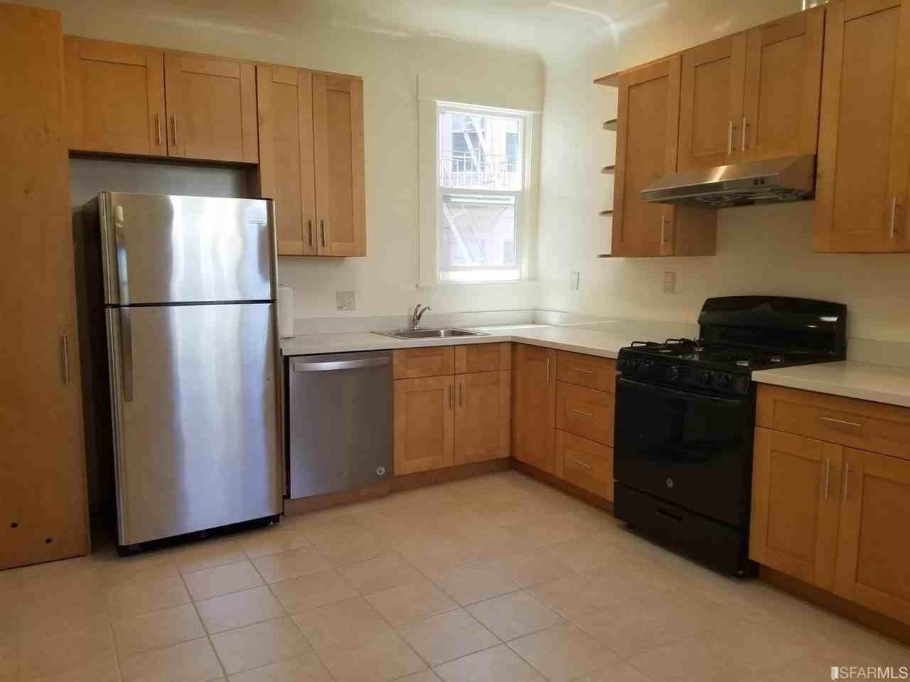 1662 Chestnut St #1664 - Photo 4 of 16