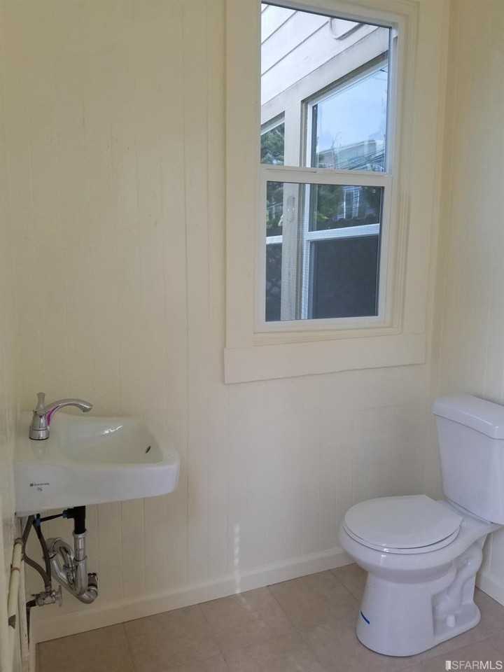 1662 Chestnut St #1664 - Photo 7 of 16