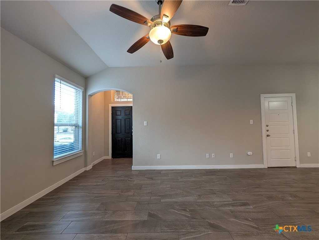 549 Creekside Frst - Photo 4 of 33