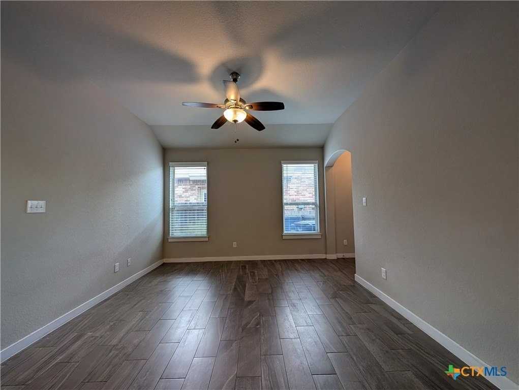 549 Creekside Frst - Photo 5 of 33