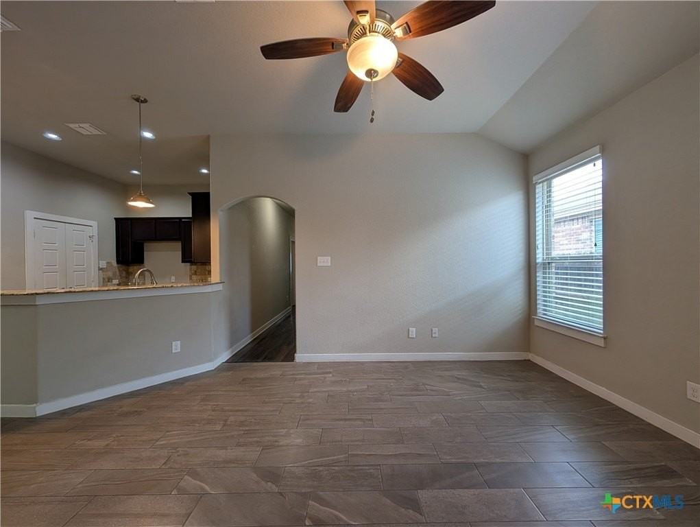 549 Creekside Frst - Photo 6 of 33