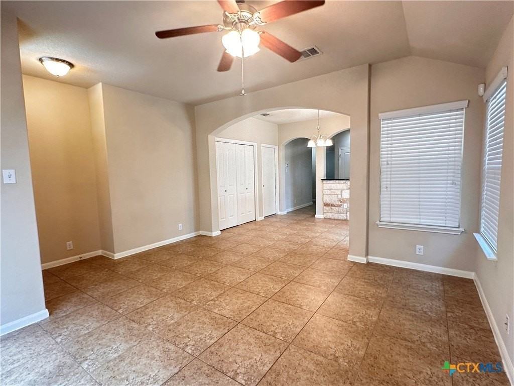 2020 Meadow View Dr - Photo 4 of 23