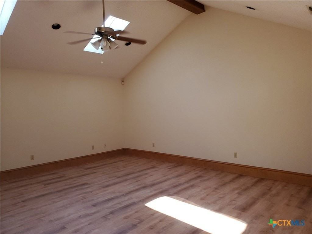 702 Cedar Pkwy - Photo 2 of 7