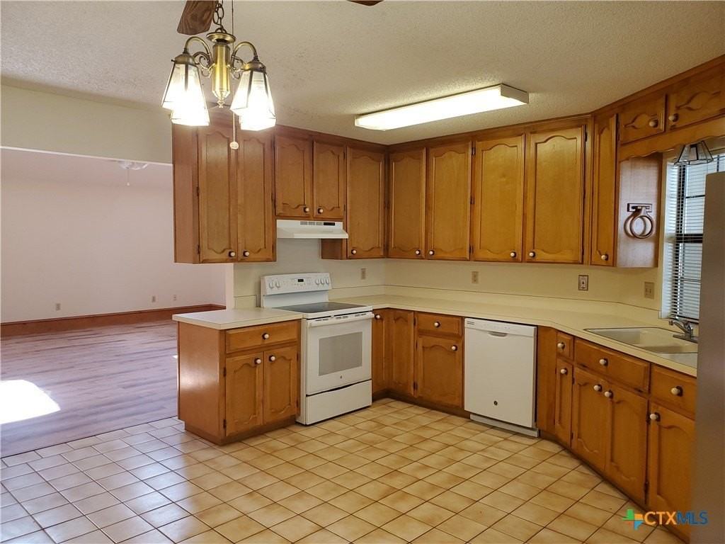 702 Cedar Pkwy - Photo 4 of 7