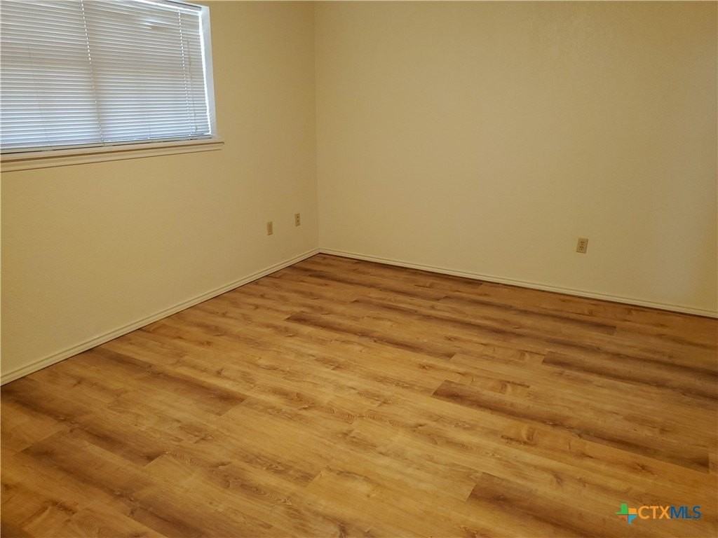 702 Cedar Pkwy - Photo 5 of 7
