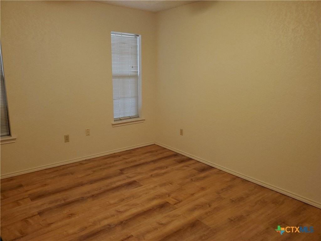 702 Cedar Pkwy - Photo 6 of 7