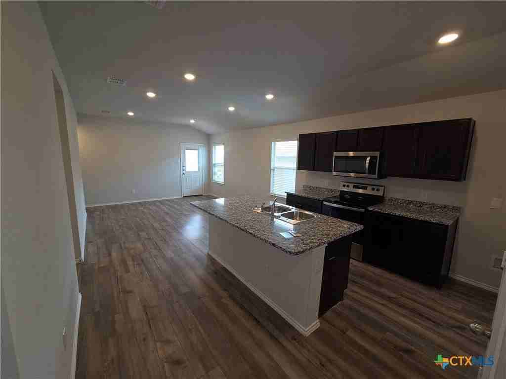 1049 Velvet Ct - Photo 6 of 14