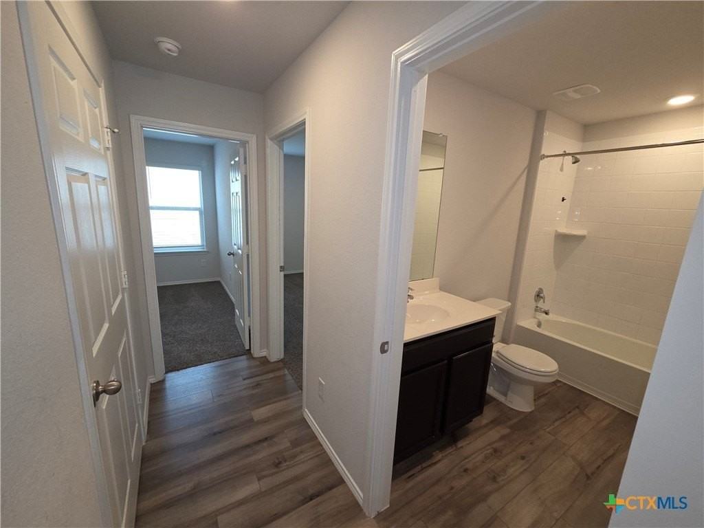 1049 Velvet Ct - Photo 7 of 14