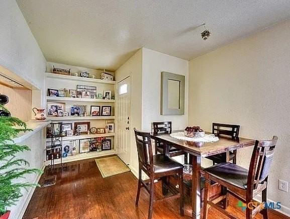 460 Comal Ave - Photo 6 of 15