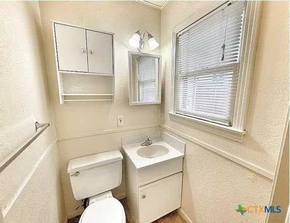 460 Comal Ave - Photo 7 of 15