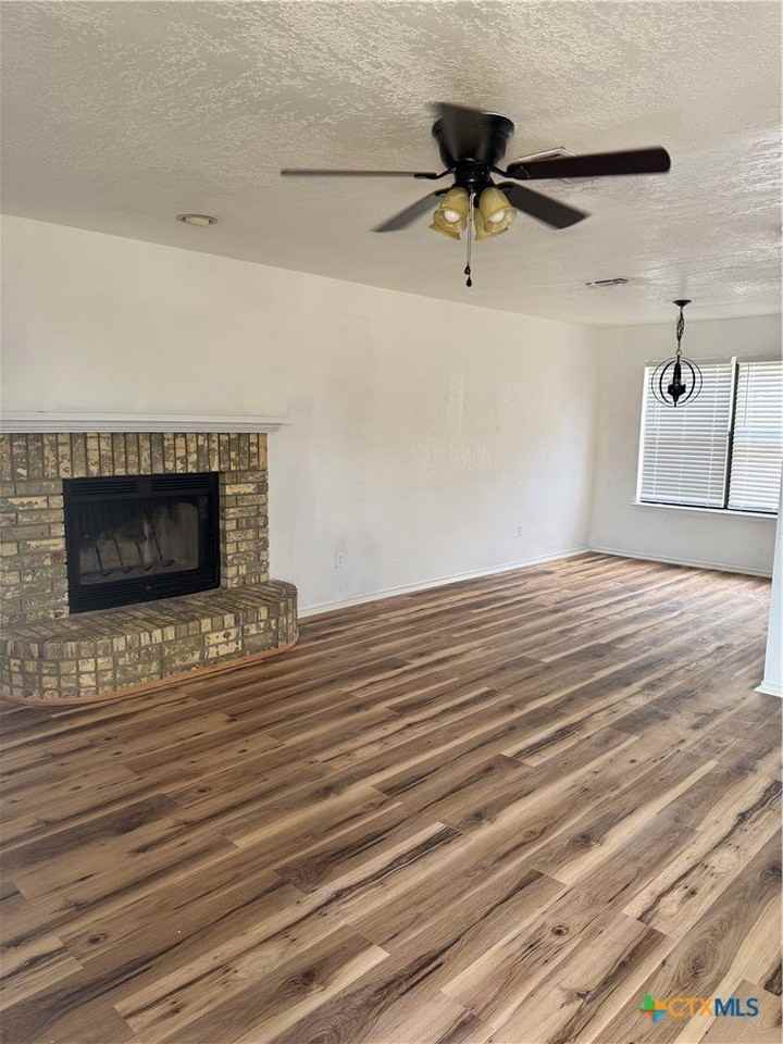 2509 Schulze Dr - Photo 2 of 31