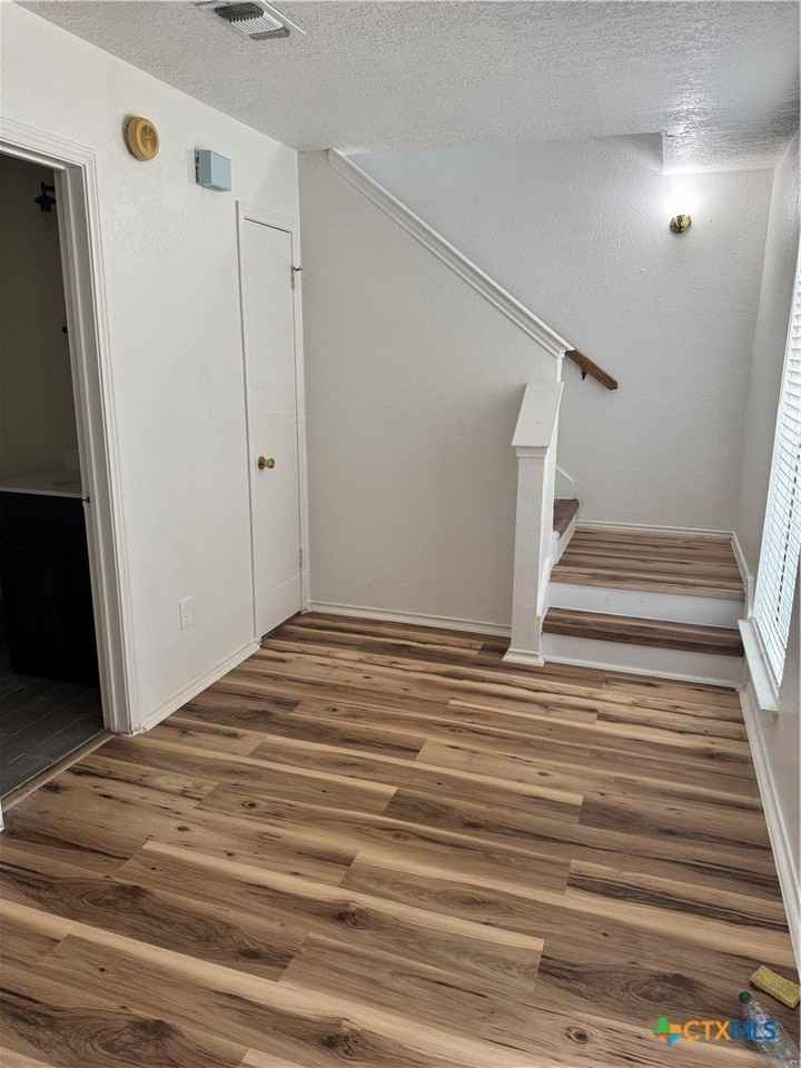 2509 Schulze Dr - Photo 5 of 31