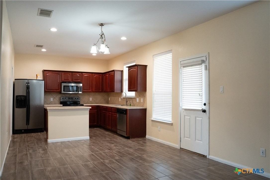 711 Taurus Dr - Photo 4 of 9