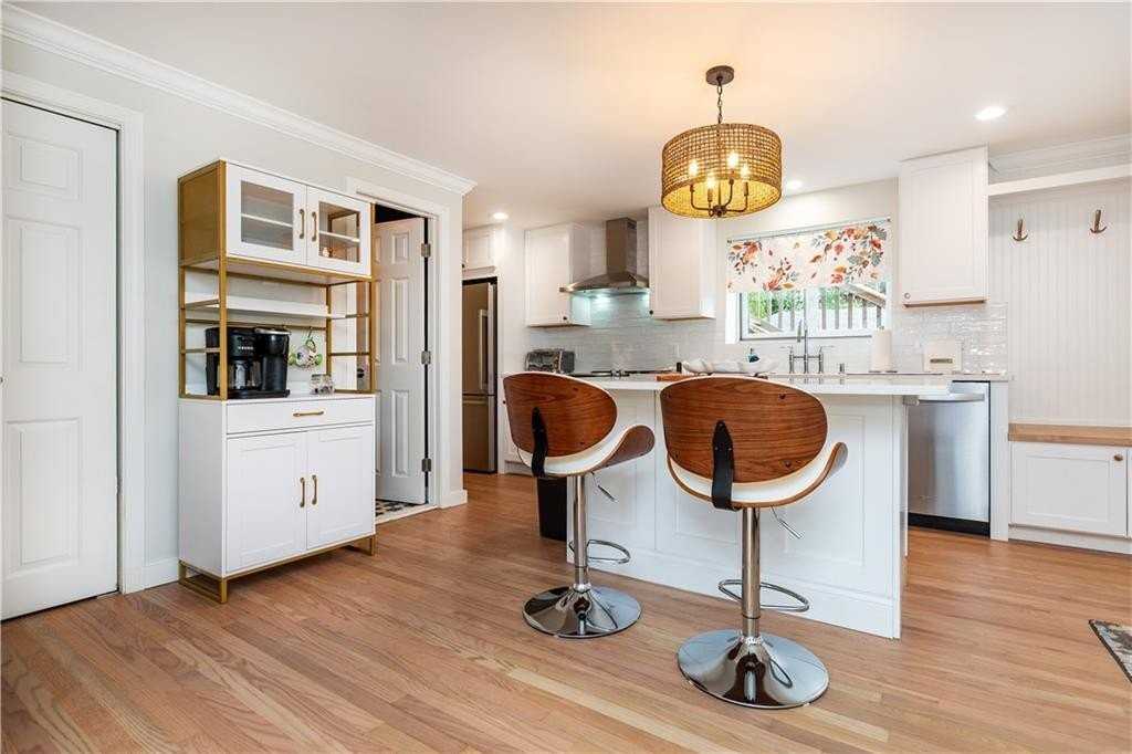 259 Gibbs Ave #6 - Photo 4 of 24