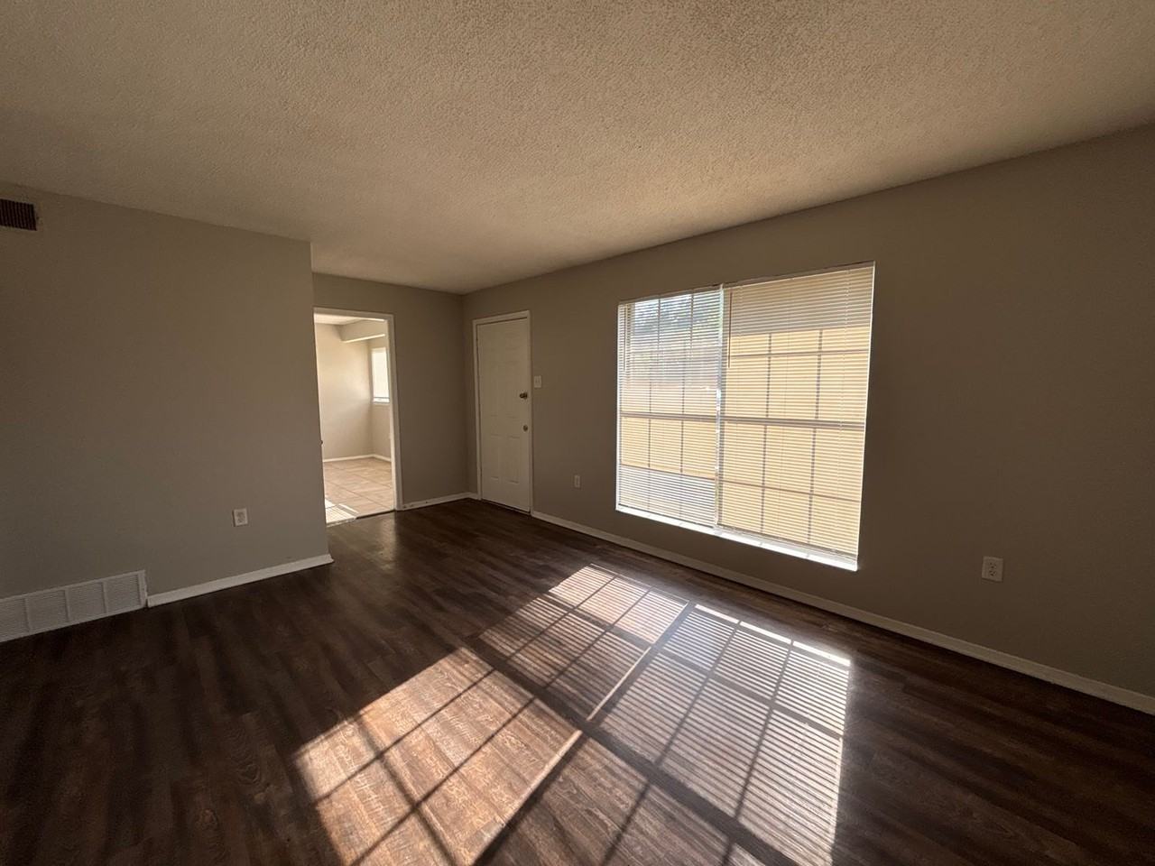 5158 Breckenwood Dr - Photo 7 of 17
