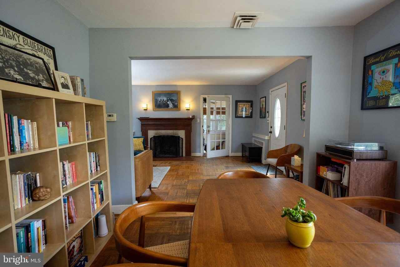1446 Montana Ave Ne - Photo 7 of 25