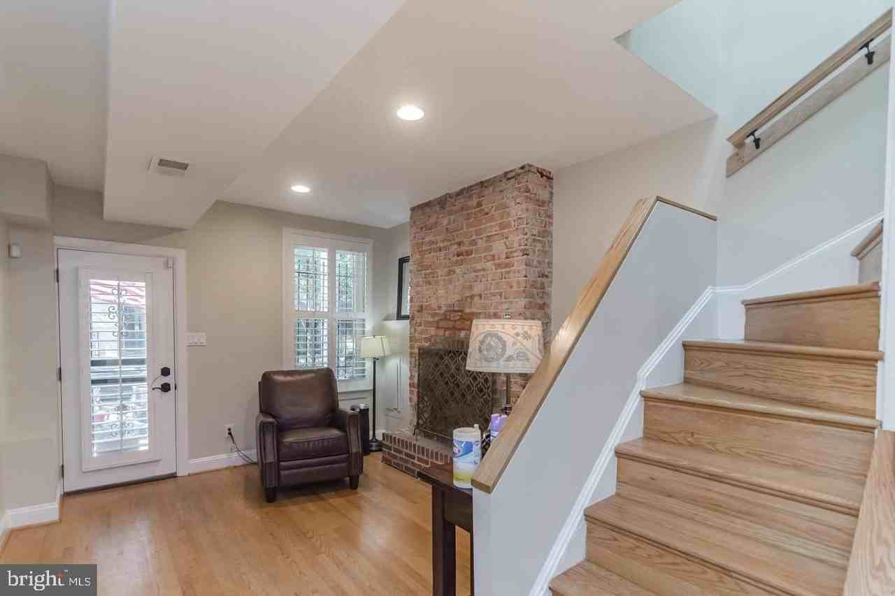 2321 17th St Nw - Photo 4 of 22