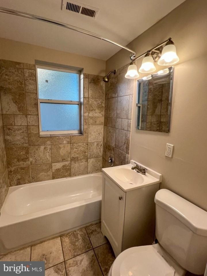 5501 Foote St Ne - Photo 5 of 13