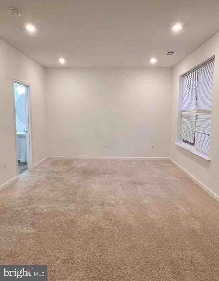 357 Andrew Ct - Photo 3 of 47