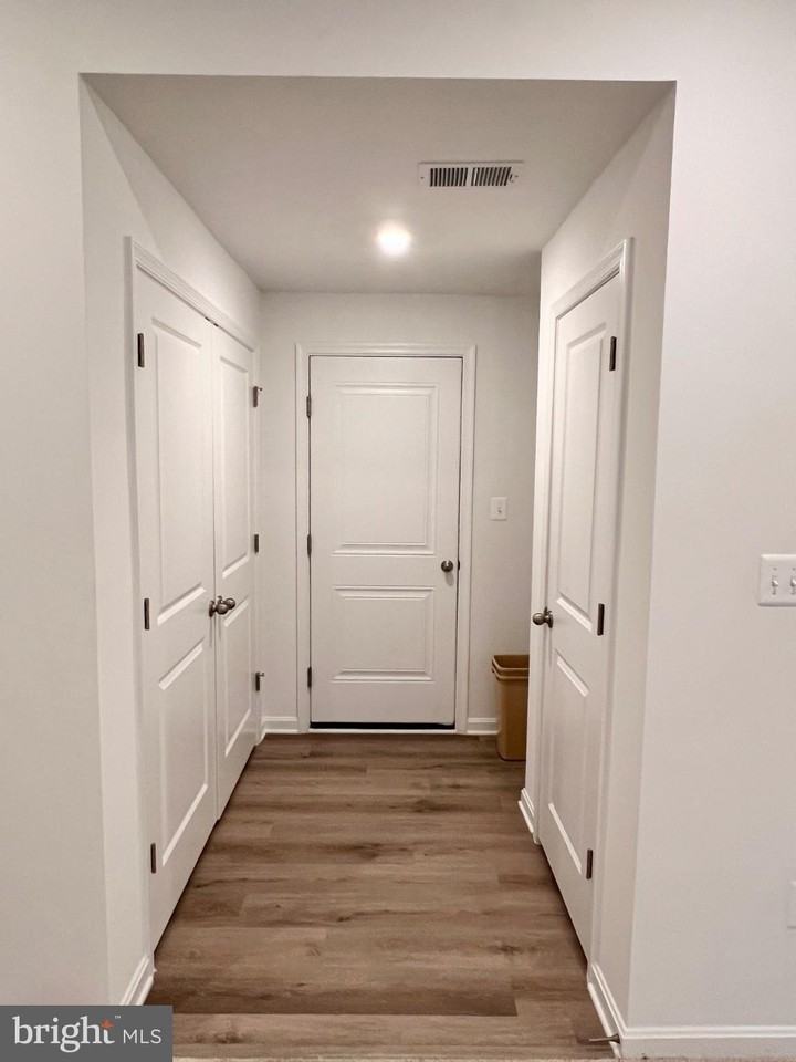357 Andrew Ct - Photo 5 of 47