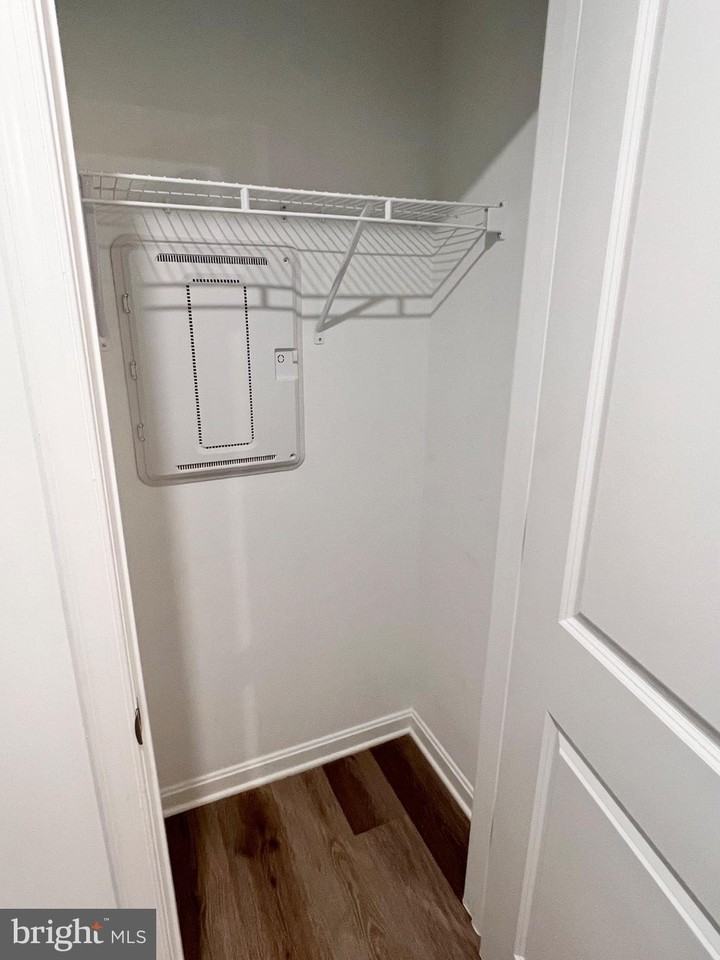 357 Andrew Ct - Photo 6 of 47