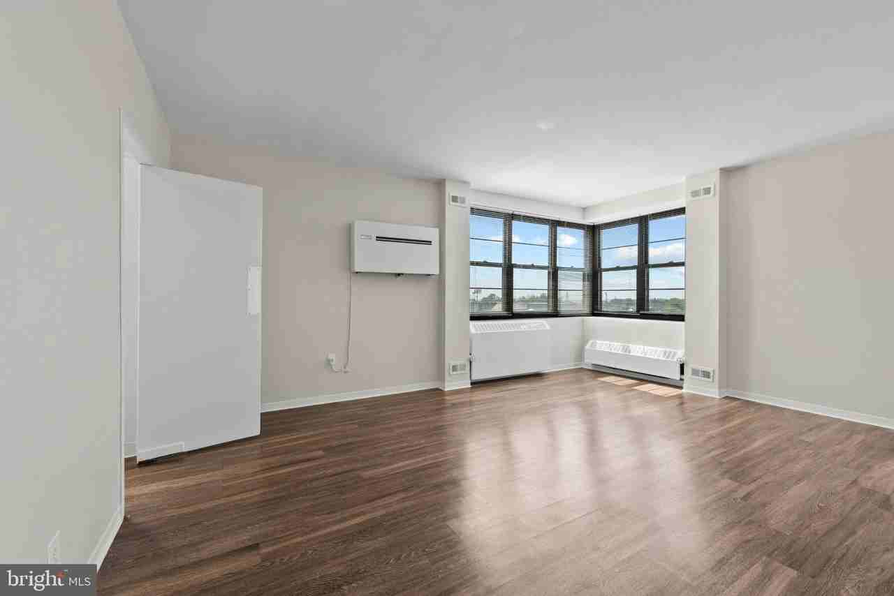 116 W University Pkwy #1018 - Photo 5 of 27